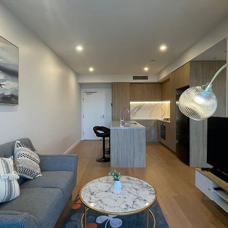 شقة New Impressive 180° River View 1 Bed Apt With Pool 47F غولد كوست المظهر الخارجي الصورة