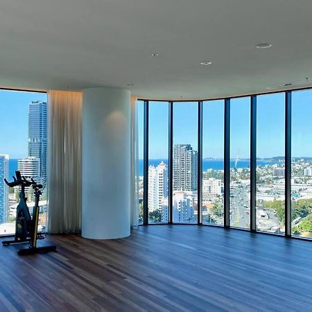 شقة New Impressive 180° River View 1 Bed Apt With Pool 47F غولد كوست المظهر الخارجي الصورة