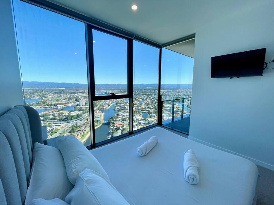 شقة New Impressive 180° River View 1 Bed Apt With Pool 47F غولد كوست المظهر الخارجي الصورة