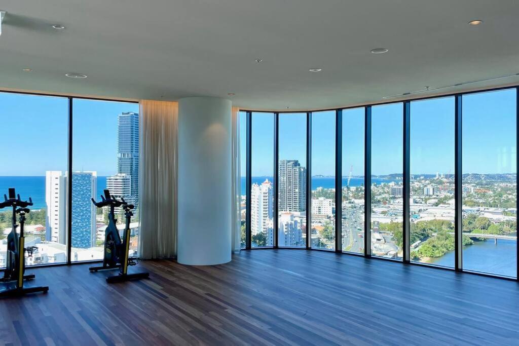 شقة New Impressive 180° River View 1 Bed Apt With Pool 47F غولد كوست المظهر الخارجي الصورة